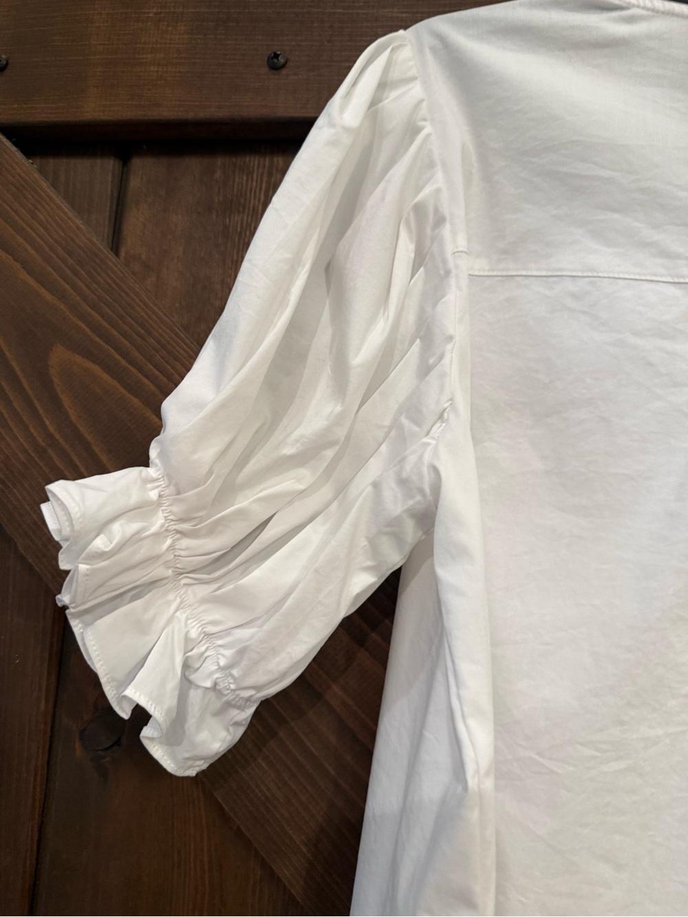 THML White Ruffle V-Neck Puff Sleeve Blouse Blue Embroidered Trim Size Small - Picture 7 of 8